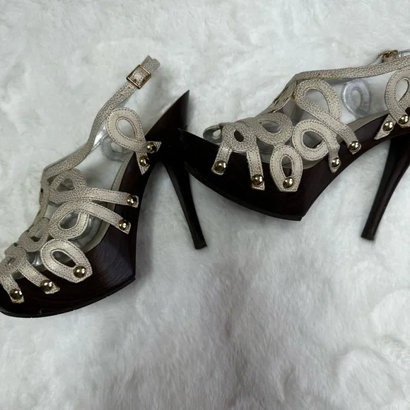 Jessica Simpson Elegant ivory Strappy Sandals - Picture 2 of 4